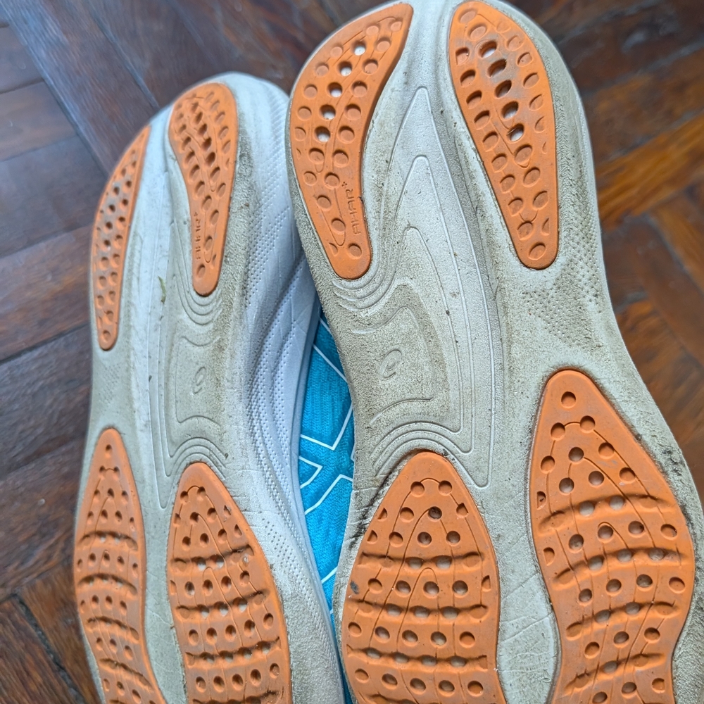 Asics Nimbus - Picture 3 of 5